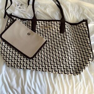 BRAND NWT Lululemon Athletica Black and Cream Tote